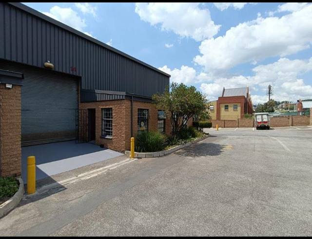 INDUSTRIAL PROPERTY TO RENT IN HALFWAY HOUSE